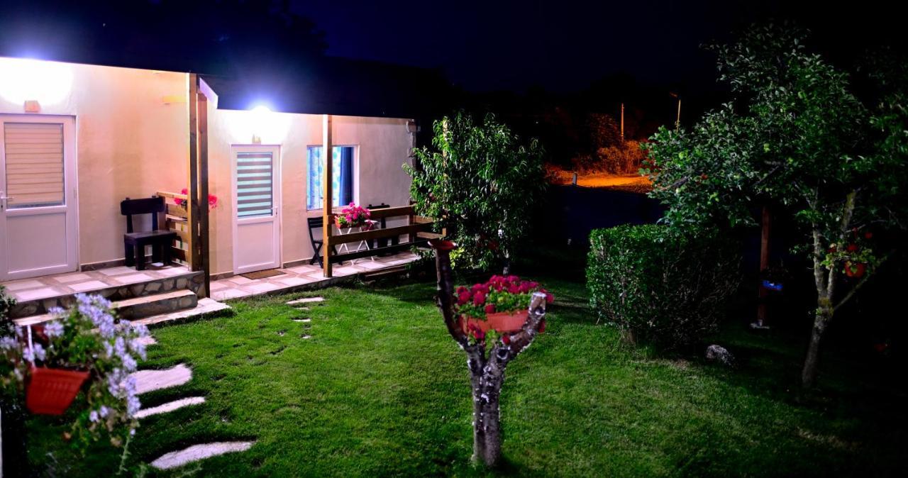 Къща За Гости Ваканция Ezerets Exterior foto